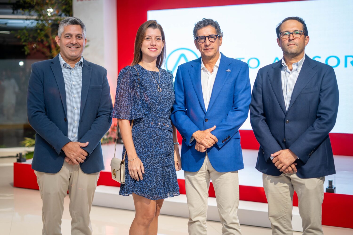 Auto Asesores inaugura nuevo y moderno showroom Toyota 6 9021 Jesus Arredondo Jaidy Pumarol Carlos Vasquez y Roberto Garcia