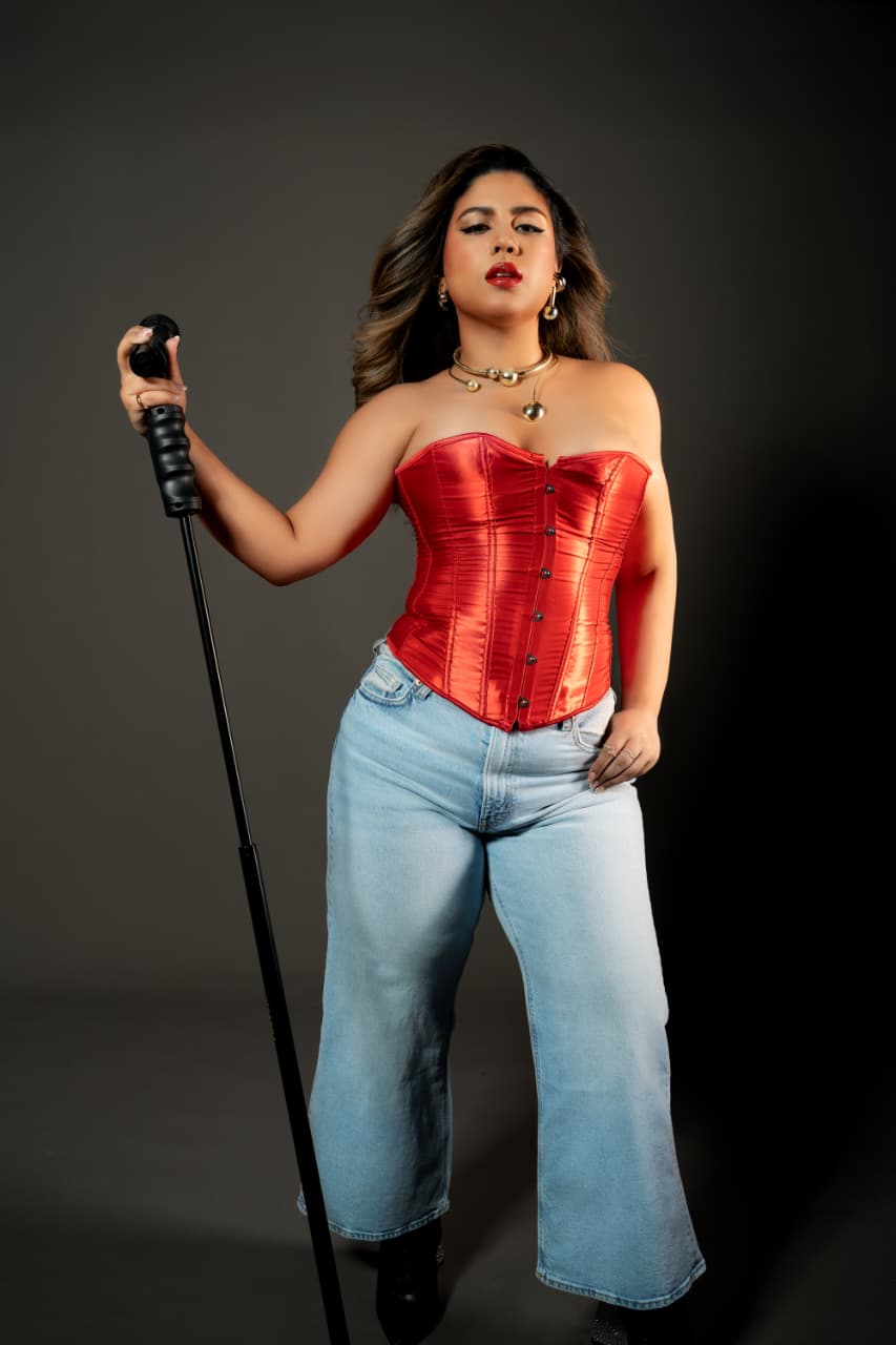Layza Moory estrena “Se acabó el abuso” 1 LM 4