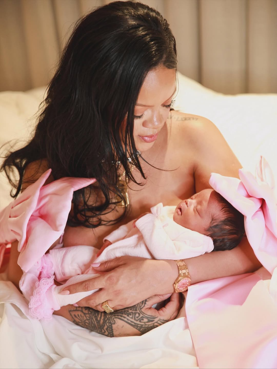 Rihanna da a luz a su tercer hijo, primera niña, de su relación con ASAP Rocky 2 Rihanna y su bebe