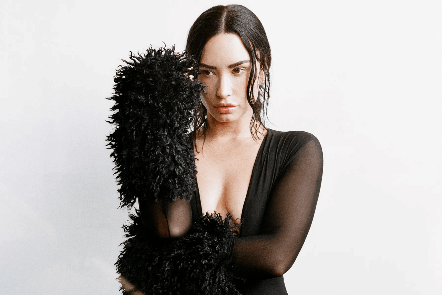 Demi Lovato regresa con “Kiss” y prepara a sus fans para su próximo álbum 6 image 2