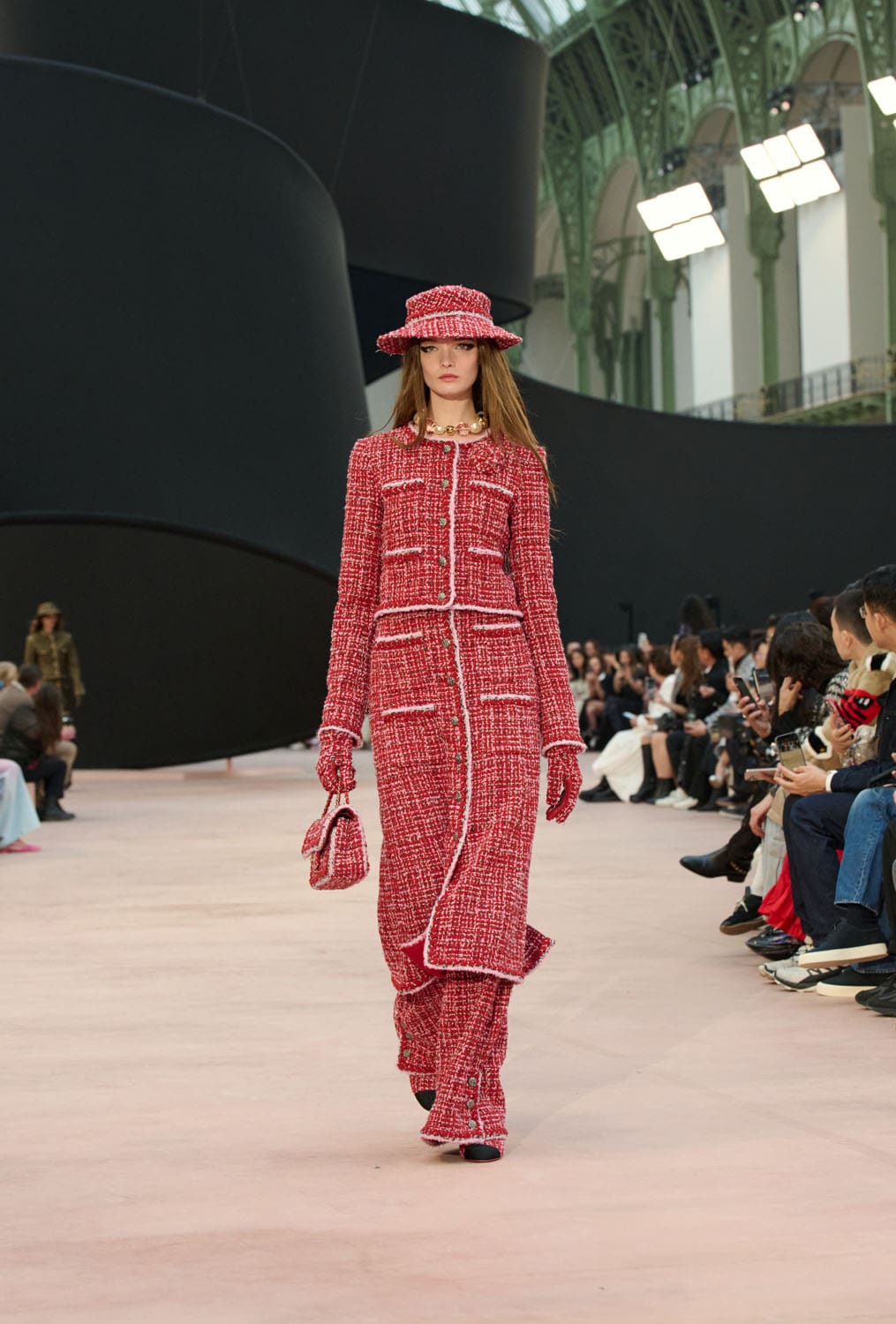 Moda en 2026: dos generaciones, dos miradas, un mismo lenguaje 10 Moda en 2026