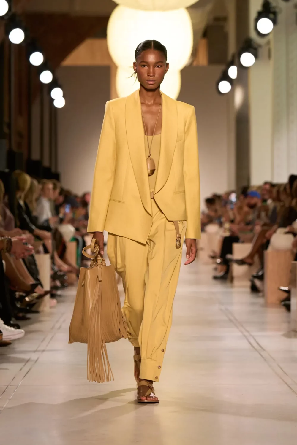 Moda en 2026: dos generaciones, dos miradas, un mismo lenguaje 3 Moda en 2026