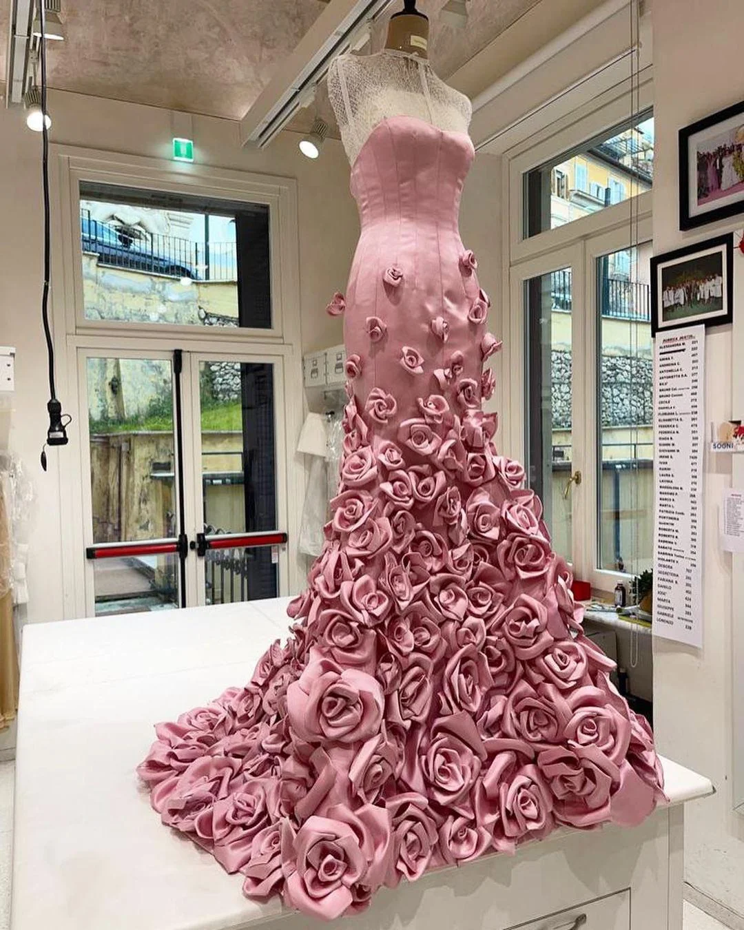 Los vestidos Valentino que se convirtieron en un icono de la moda 14 image 47