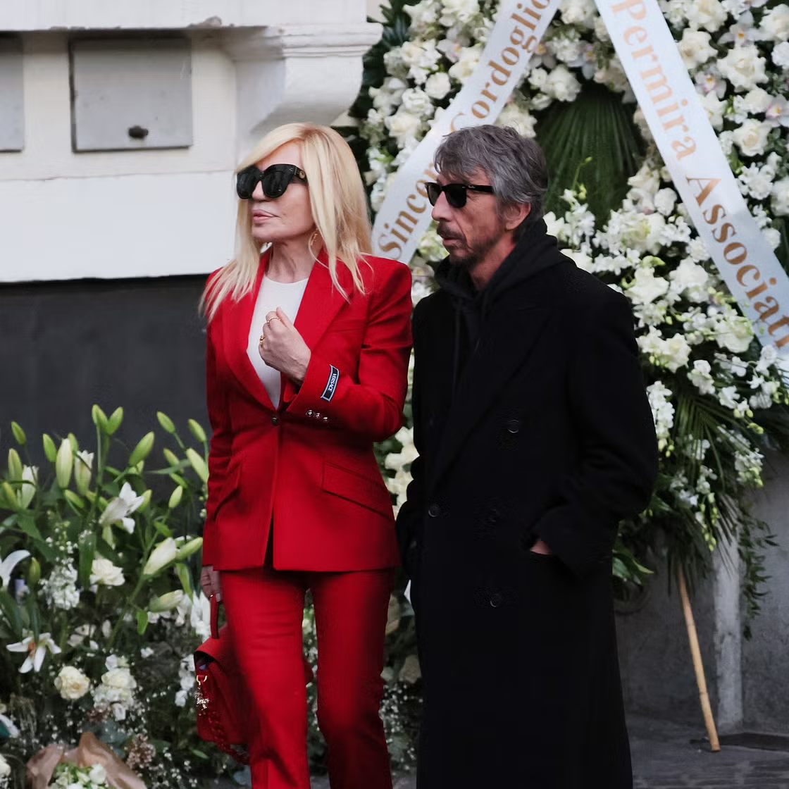 La moda, el cine y sus musas lloran al "grandioso Valentino" en su último adiós en Roma 5 image 52