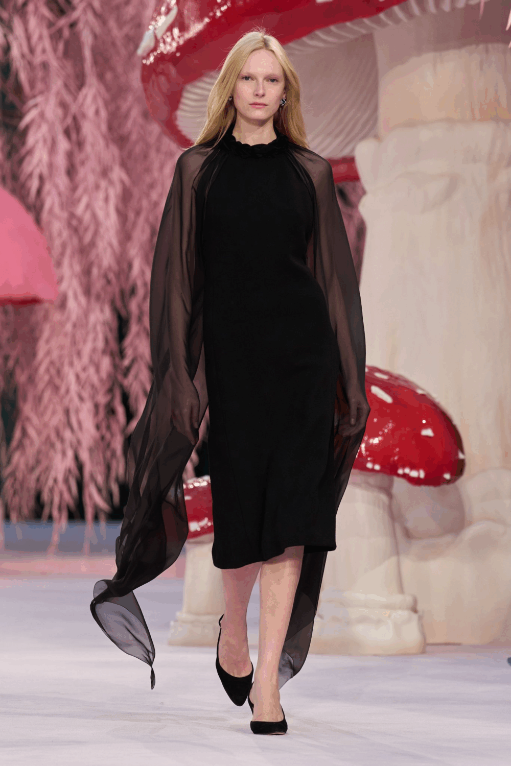 Blazy fusiona el universo natural en la alta costura de Chanel 5 image 57