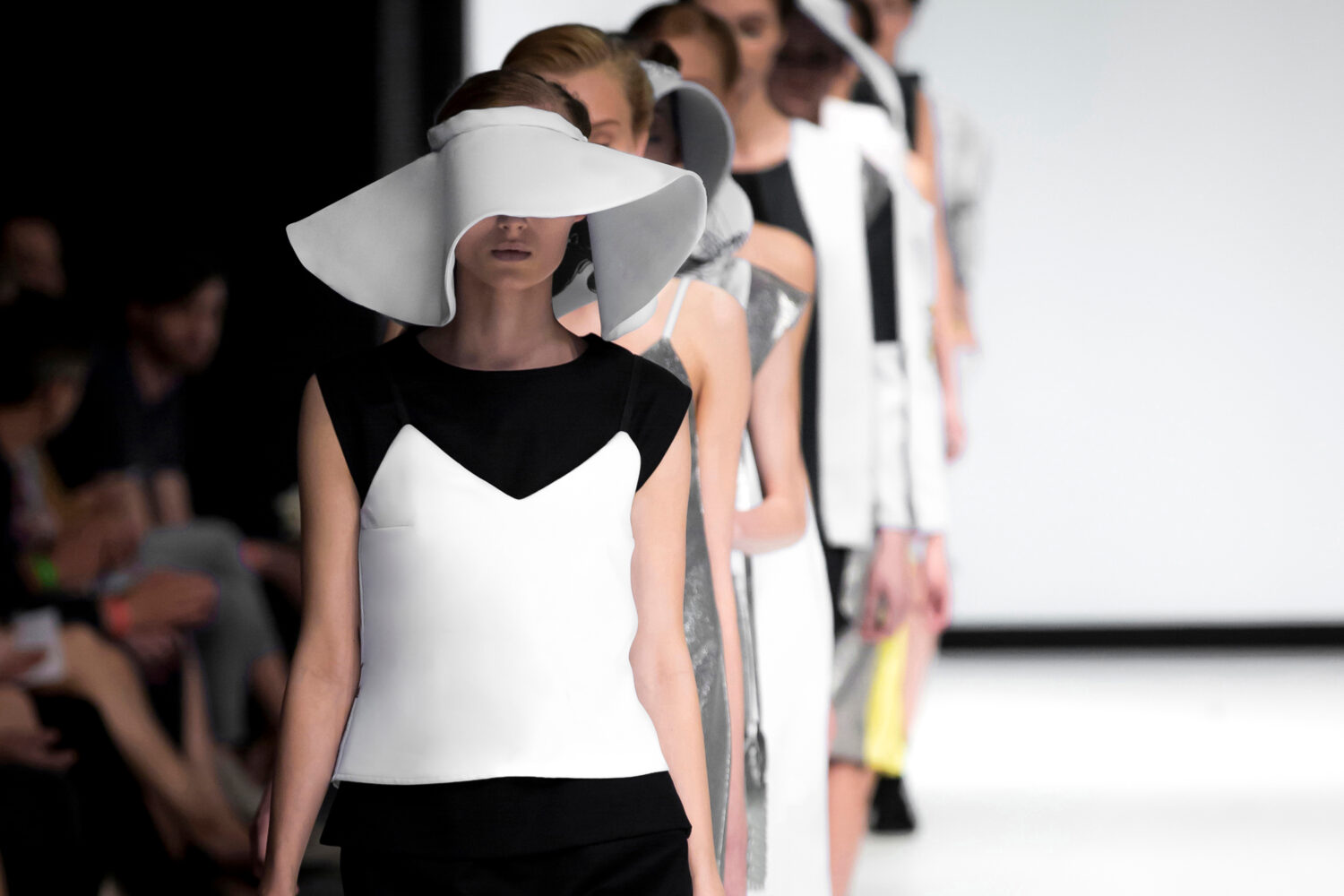 Semanas de la moda, origen y cuando el vestir se convirtió en espectáculo global 4 shutterstock 1644914092