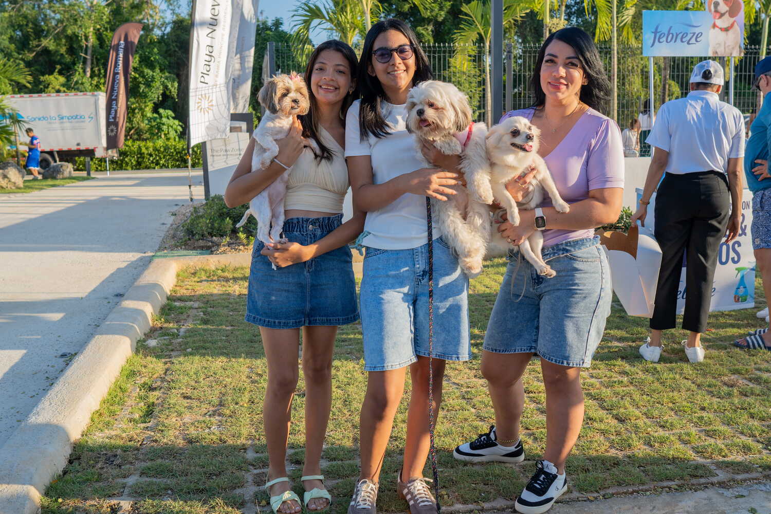 The Paw Zone: el primer parque canino en Playa Nueva Romana 1 DASHIRA PEREZ SOL JUNEILIS HERNANDEZ MILLY YUDELKA BURGOS Y KEILLOR 2