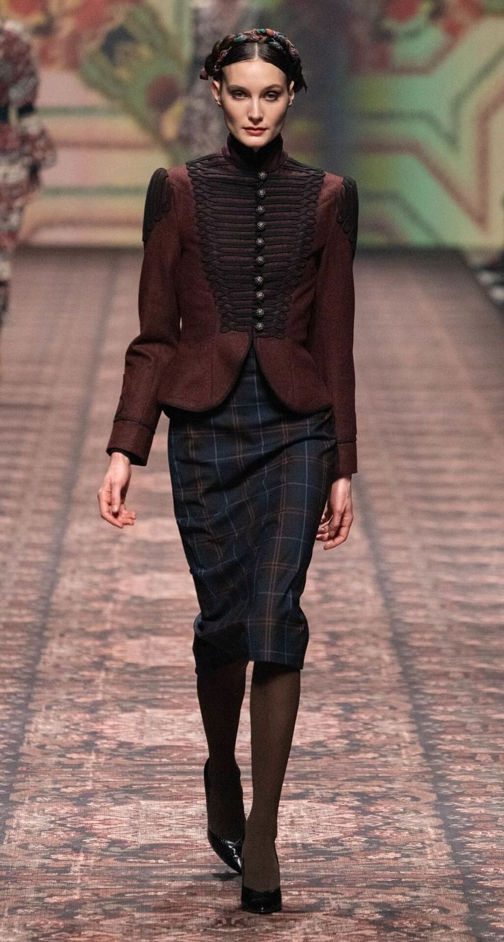 La Chaqueta Napoleónica una prenda que reinventa el lujo en 2026 11 image 14