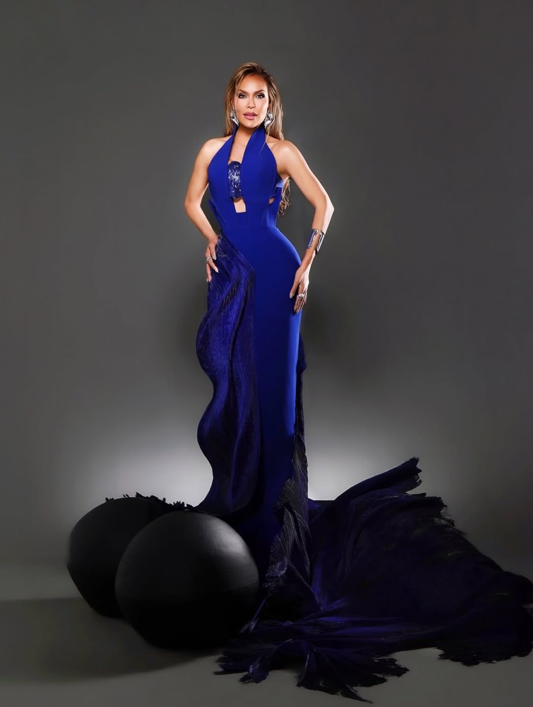 Anoche no solo vimos moda y belleza en los Premios Soberano vimos a una mujer dominar su presen 2