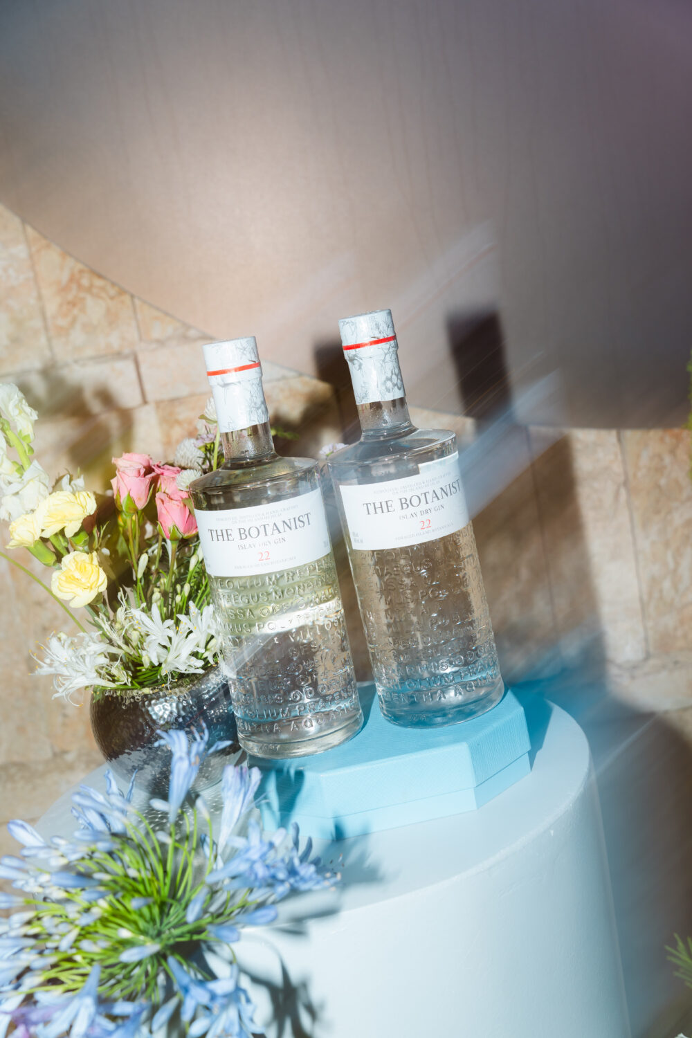 Swarovski y The Botanist Gin rinden homenaje a las madres con una experiencia de diseño y lujo contemporáneo 2 The Botanist