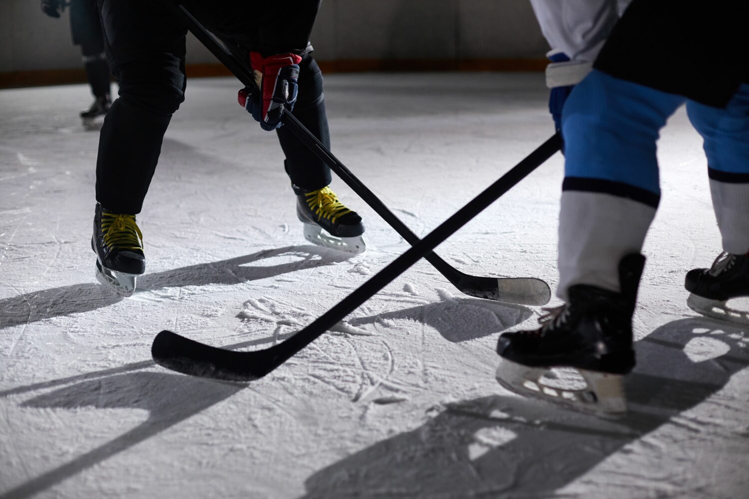 De los libros a la pantalla: Netflix adaptará el fenómeno literario 'Icebreaker' en una nueva serie de romance deportivo 4 pexels tony schnagl 6468938