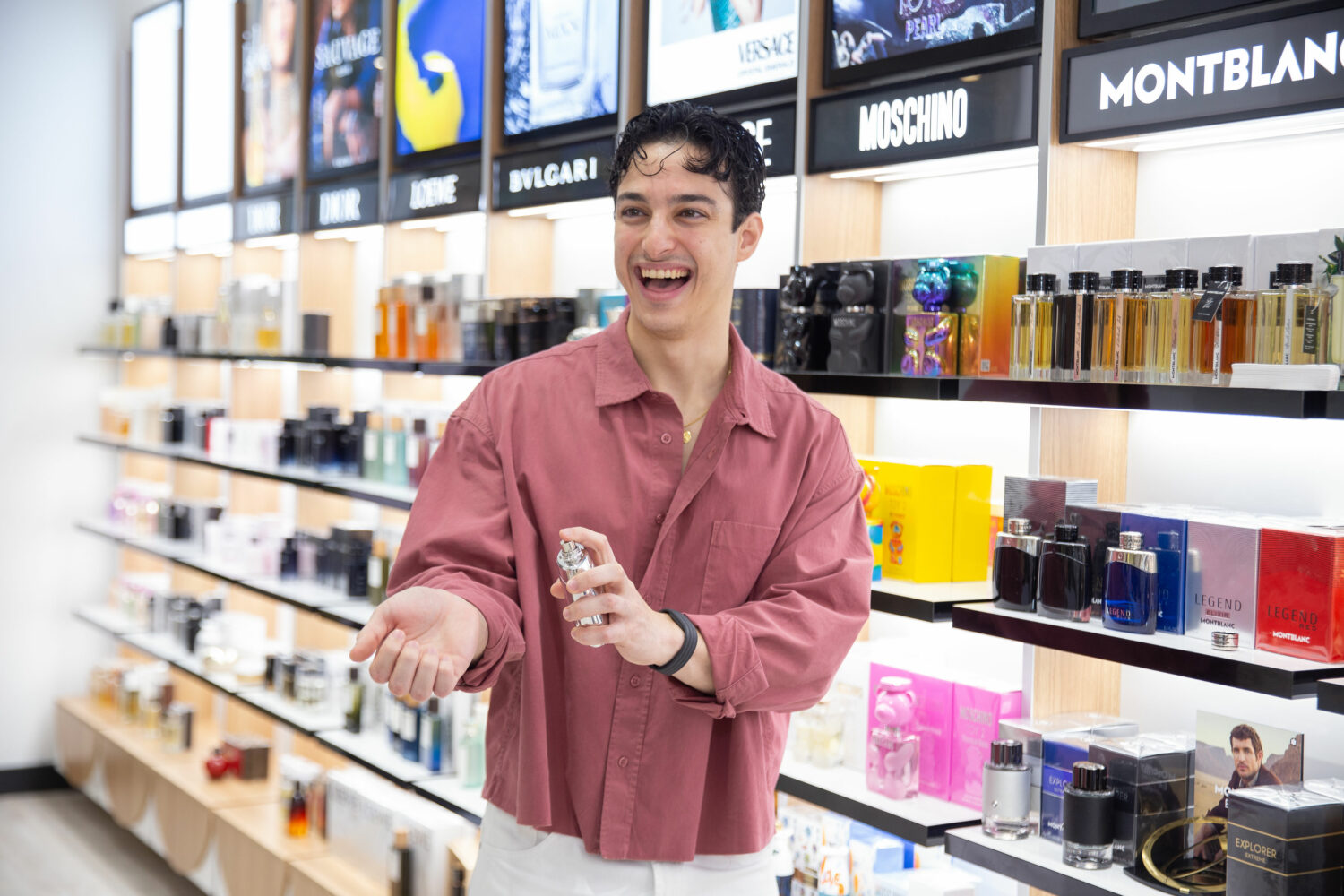 MONTBLANC PRESENTA LEGEND ELIXIR: LA NUEVA INTENSIDAD DE UNA LEYENDA EN PRESTIGE BLUEMALL 5 Micael Azar