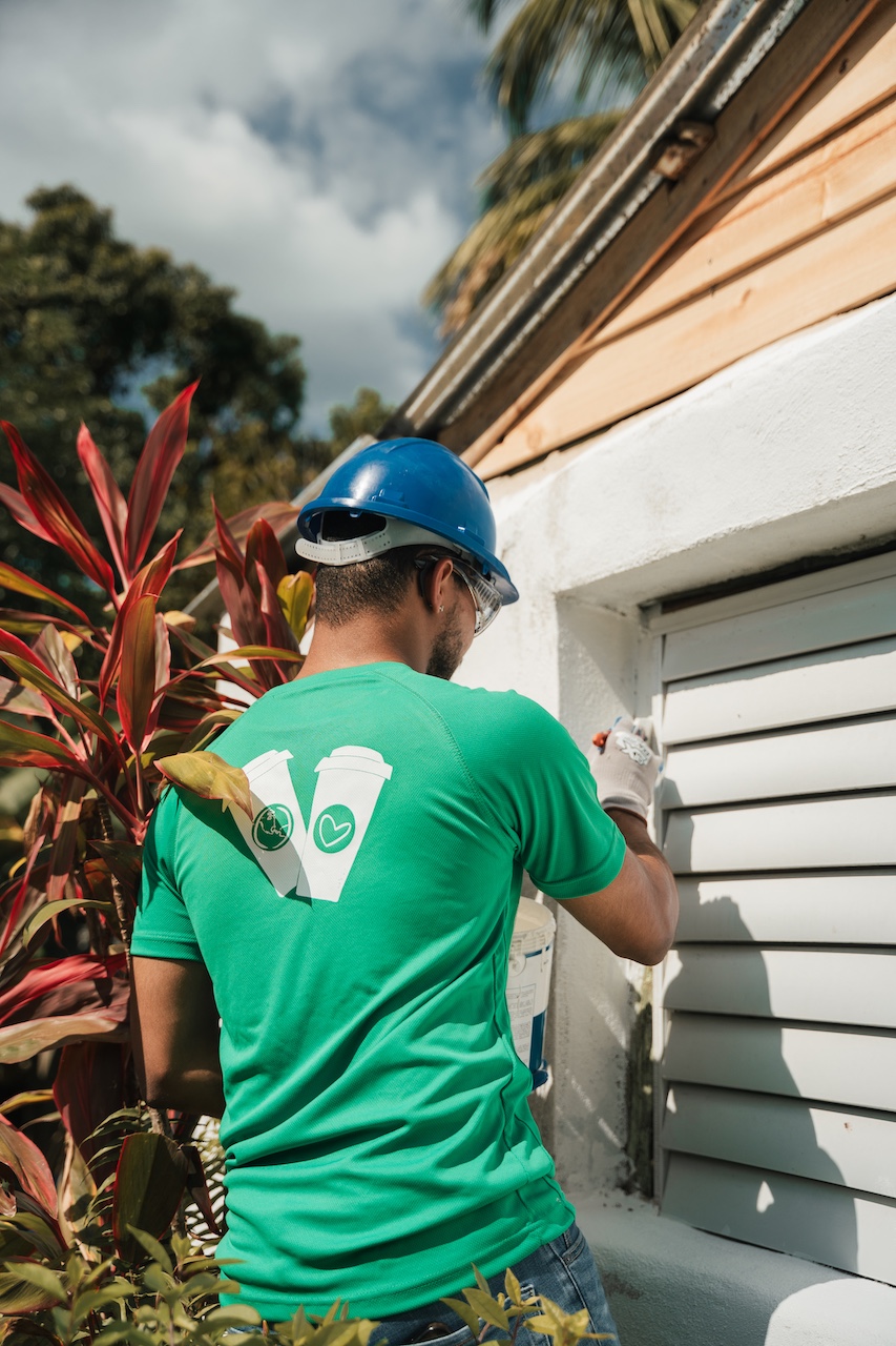 12. Starbucks Republica Dominicana y Habitat para la Humanidad
