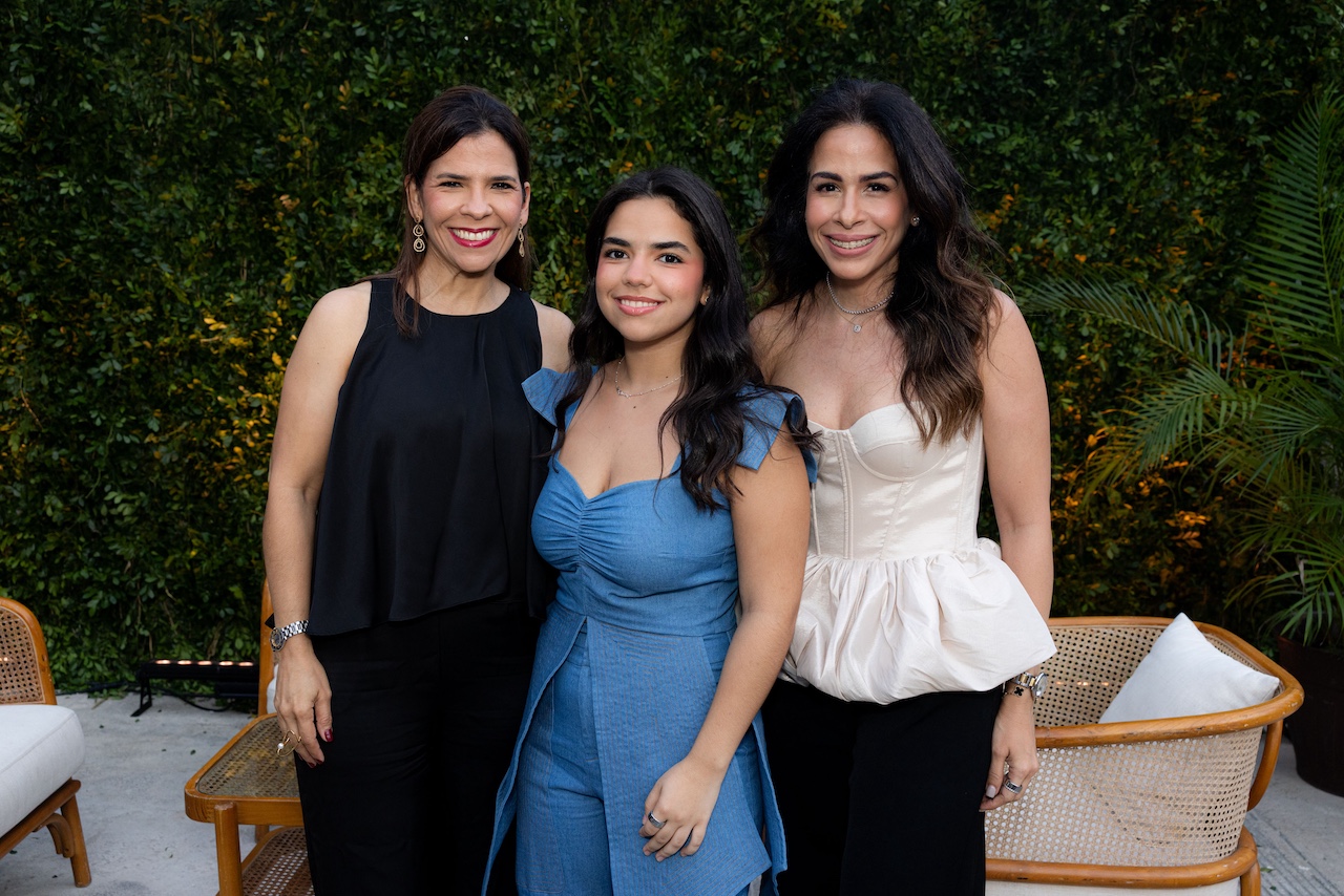 Michelle Reynoso inaugura nuevo espacio que reúne en un solo lugar el universo de su marca 8 15 Ericka Suarez Sabrina Garcia Suarez y Francina Arias