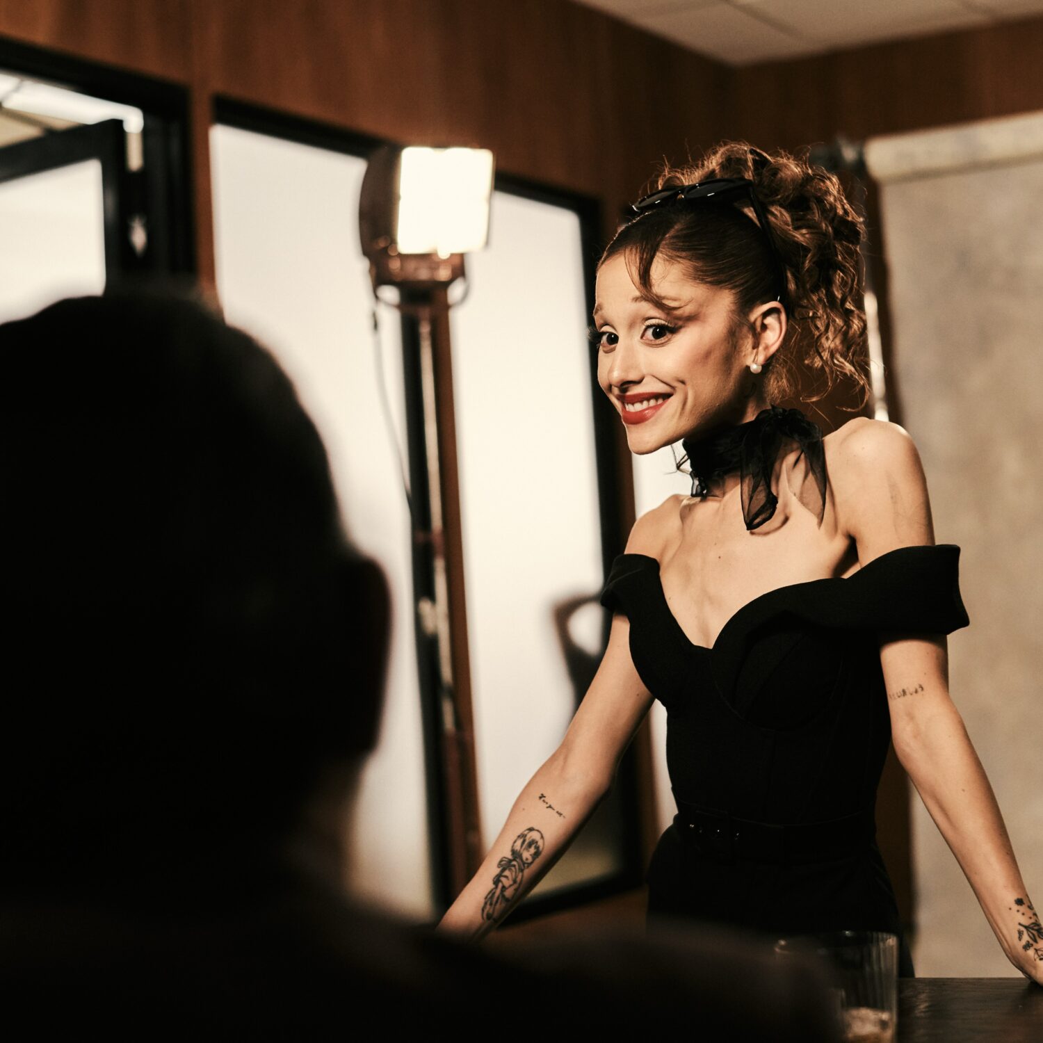 ¿Qué está sucediendo con Ariana Grande y por qué está en el ojo del huracán? 1 SaveClip.App 763561368 18767693899039697 8367641821446917439 n