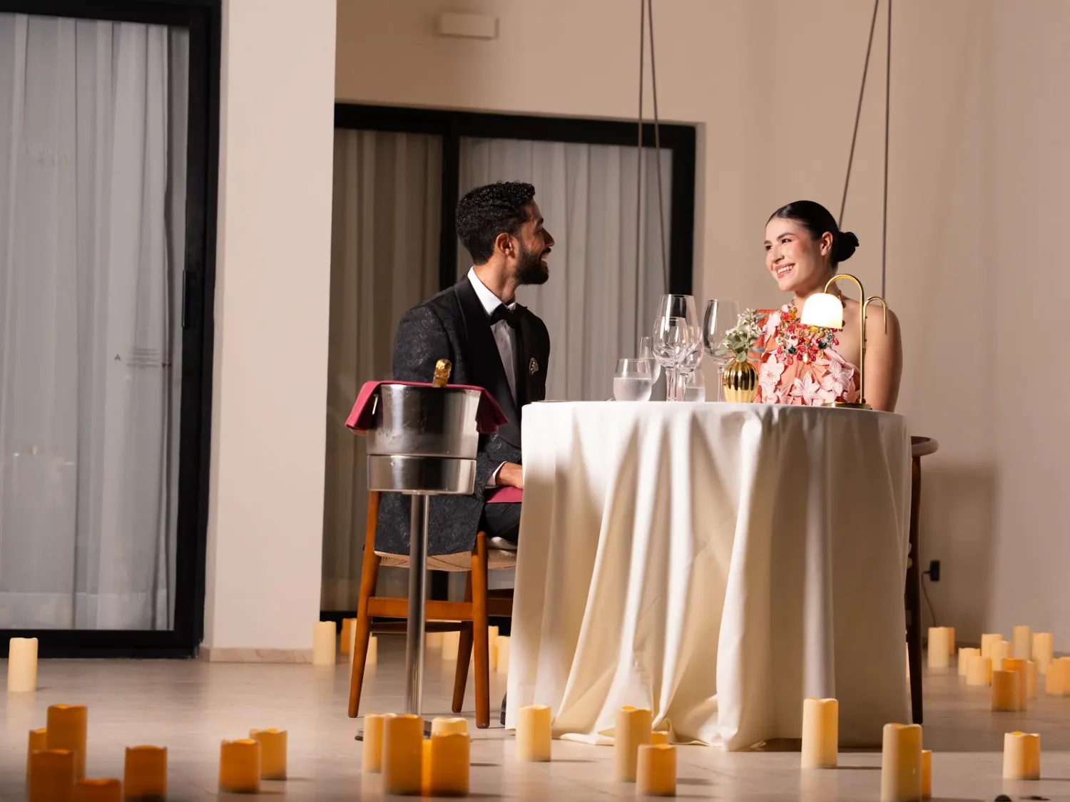 Live Aqua Punta Cana: a media luz, solo para dos 1 1 Concebida como una experiencia inmersiva para dos Candle Lighting Dinner redibuja los limites de la habitacion
