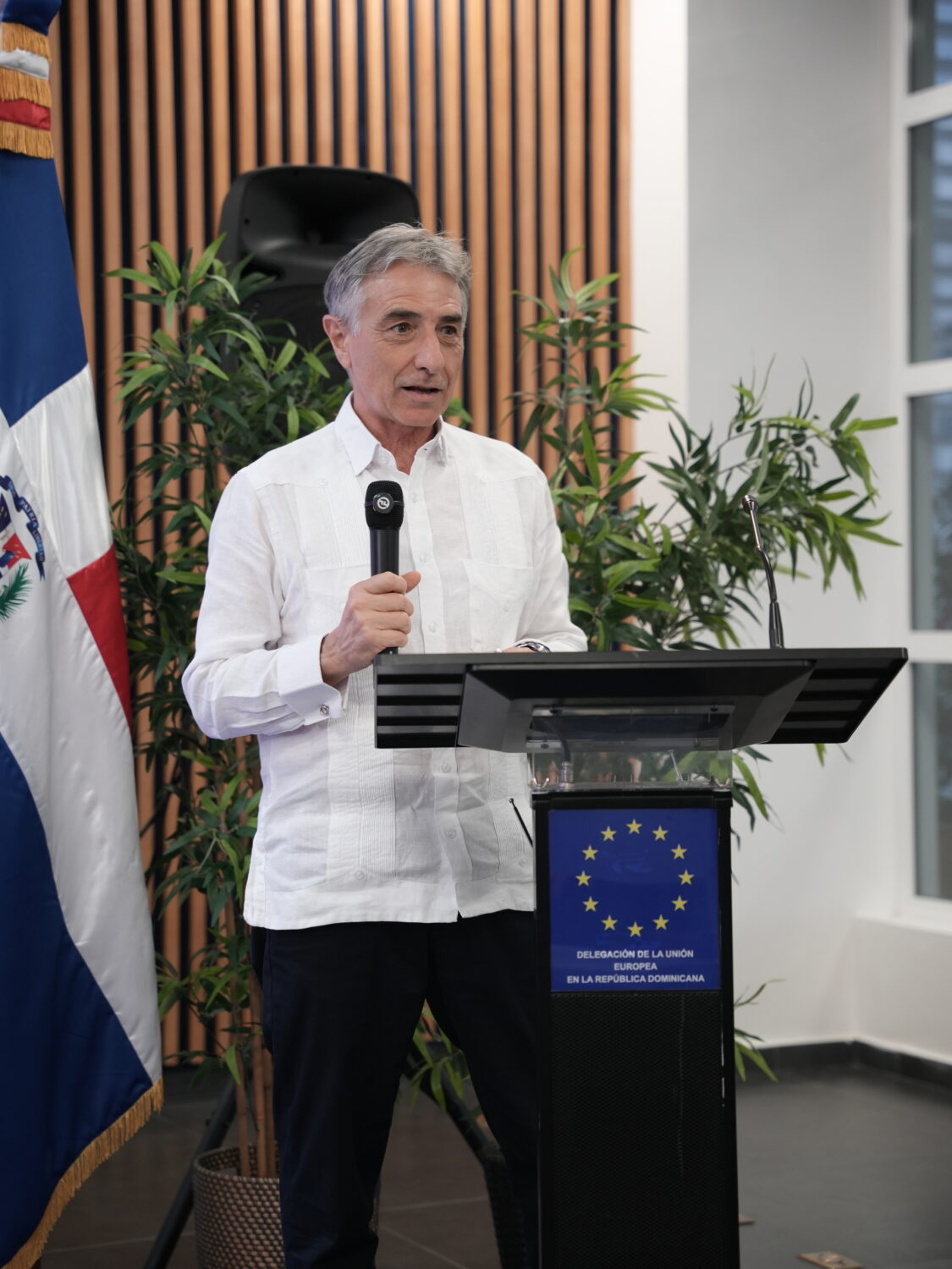 2 Embajador Raul Fuentes Milani
